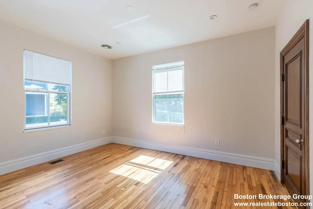 6 bed, 3 bath apartment for rent at 89 Cedar St Unit 2, Roxbury — photo 13 of 27