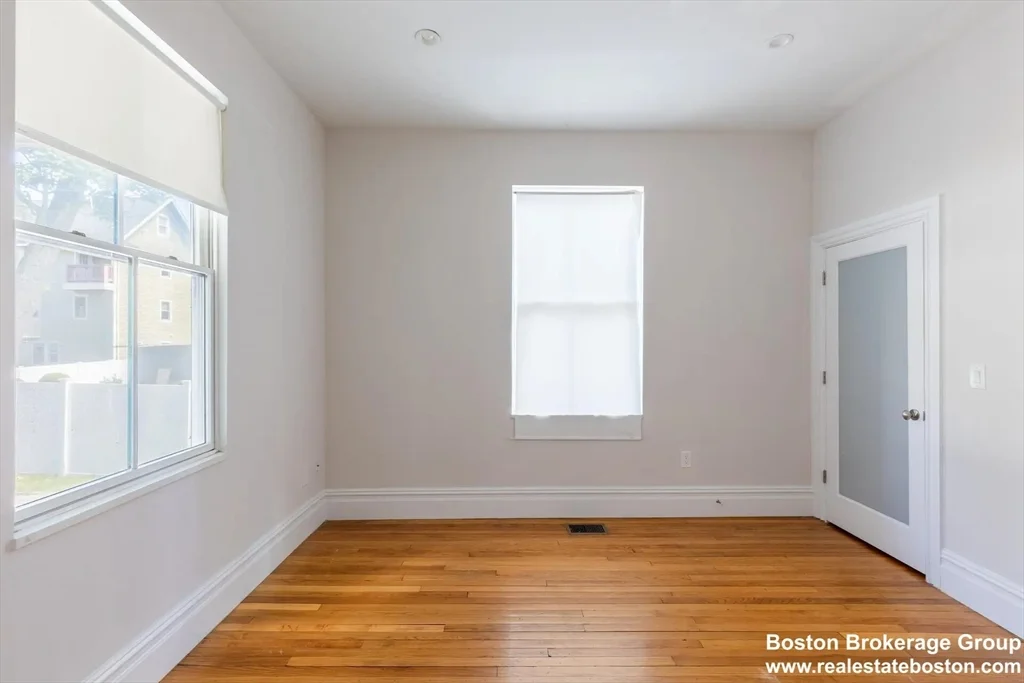 6 bed, 3 bath apartment for rent at 89 Cedar St Unit 2, Roxbury — photo 15 of 27