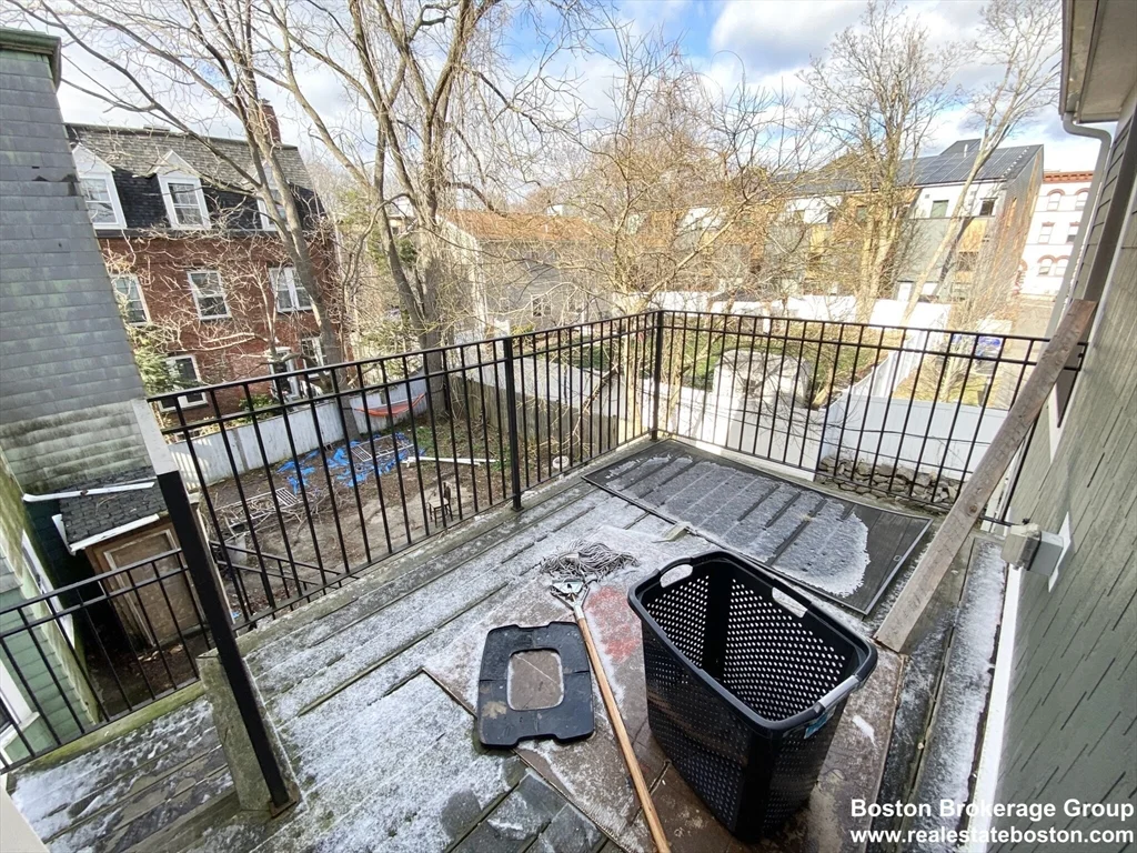 6 bed, 3 bath apartment for rent at 89 Cedar St Unit 2, Roxbury — photo 27 of 27