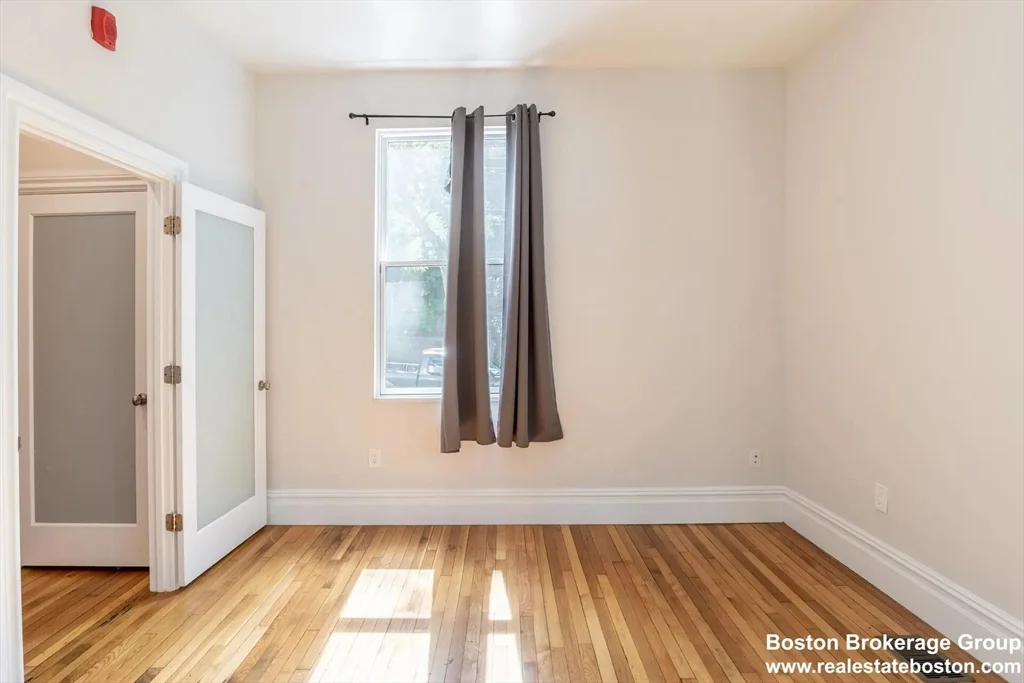 6 bed, 3 bath apartment for rent at 89 Cedar St Unit 2, Roxbury — photo 22 of 27