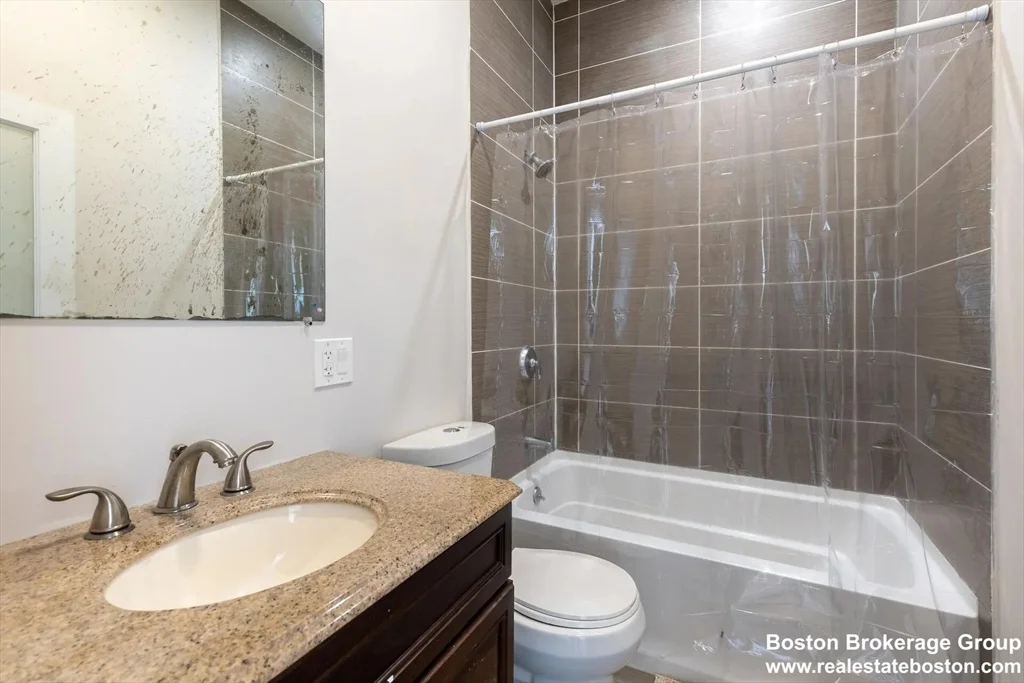 6 bed, 3 bath apartment for rent at 89 Cedar St Unit 2, Roxbury — photo 23 of 27