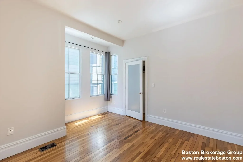 6 bed, 3 bath apartment for rent at 89 Cedar St Unit 2, Roxbury — photo 21 of 27