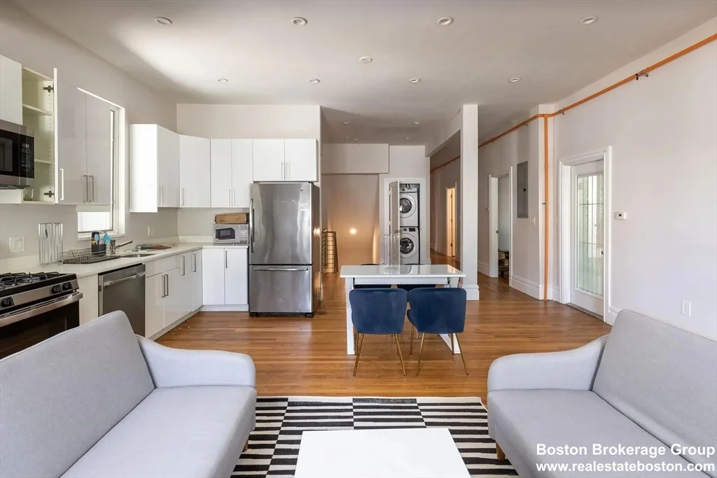 6 bed, 3 bath apartment for rent at 89 Cedar St Unit 2, Roxbury — photo 1 of 27