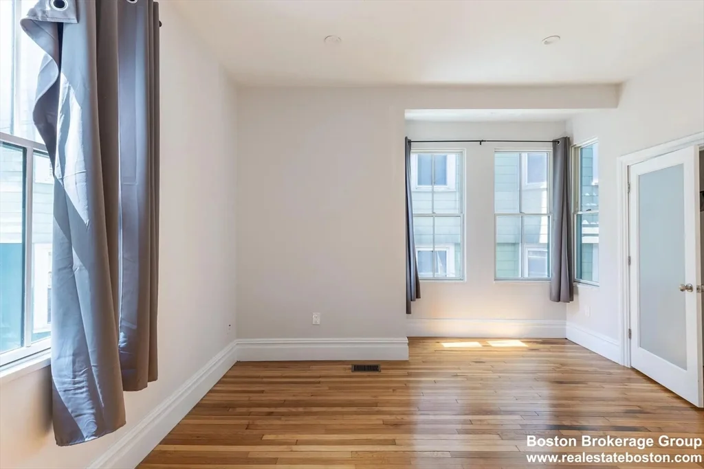 6 bed, 3 bath apartment for rent at 89 Cedar St Unit 2, Roxbury — photo 20 of 27