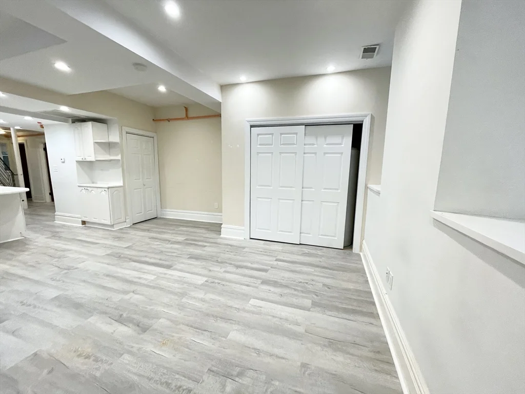 2 bed, 1 bath apartment for rent at 89 Cedar Unit 1, Roxbury — photo 5 of 10