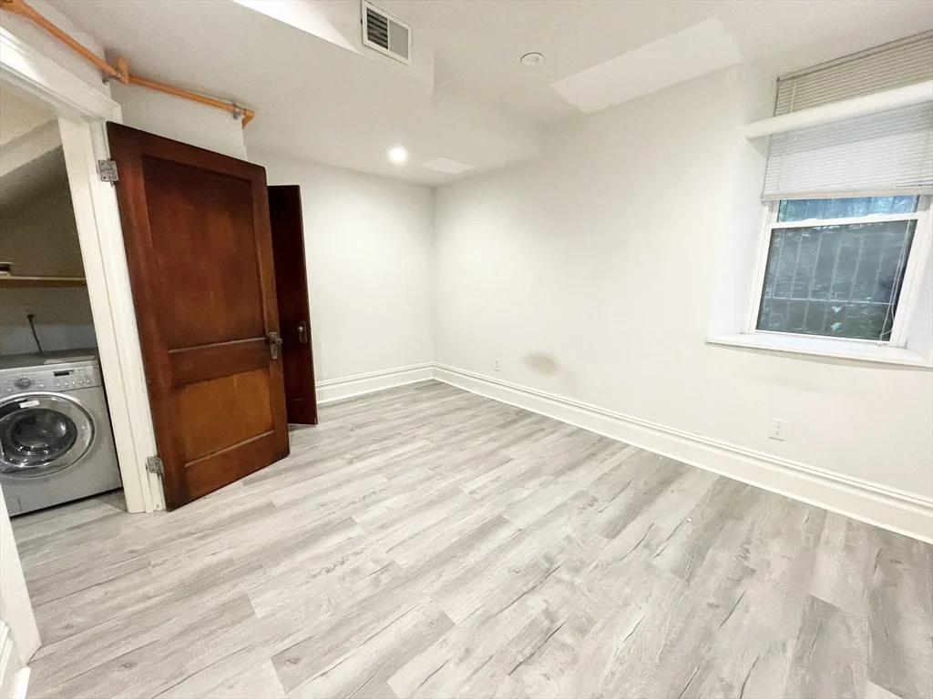 2 bed, 1 bath apartment for rent at 89 Cedar Unit 1, Roxbury — photo 9 of 10