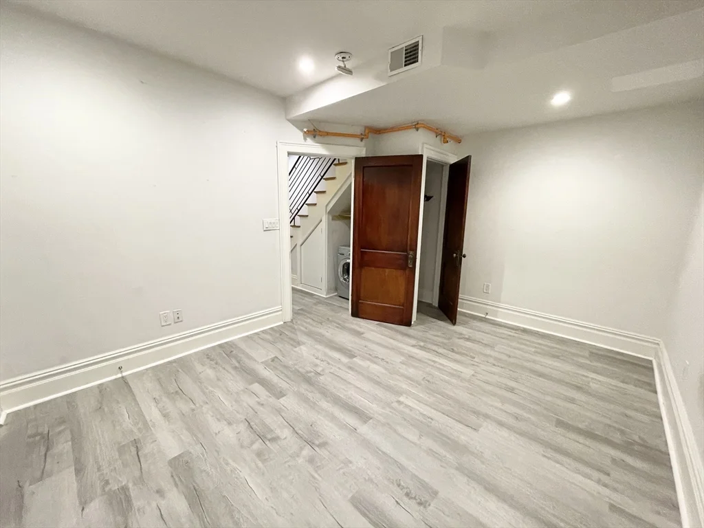 2 bed, 1 bath apartment for rent at 89 Cedar Unit 1, Roxbury — photo 7 of 10
