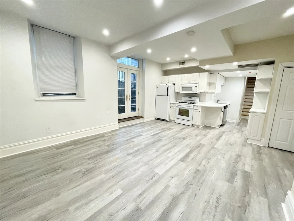 2 bed, 1 bath apartment for rent at 89 Cedar Unit 1, Roxbury — photo 4 of 10