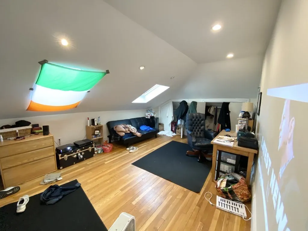 6 bed, 3 bath apartment for rent at 89 Cedar Unit 3, Roxbury — photo 6 of 14