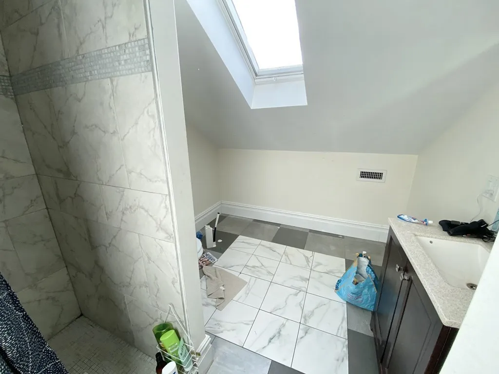 6 bed, 3 bath apartment for rent at 89 Cedar Unit 3, Roxbury — photo 11 of 14