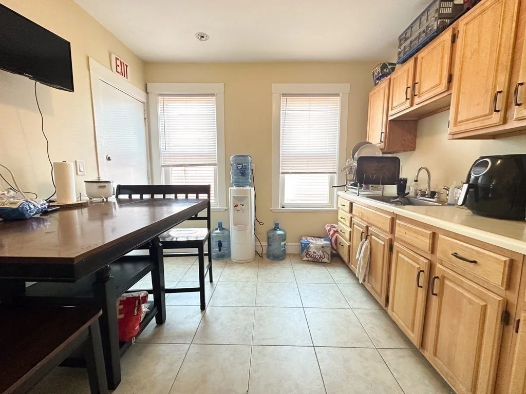 3 bed, 1 bath apartment for rent at 89 Claybourne St Unit 3, Dorchester — photo 3 of 18
