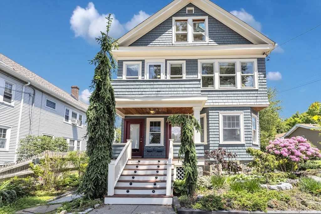 3 bed, 2 bath apartment for rent at 89 Dent St Unit 89, West Roxbury — photo 1 of 29