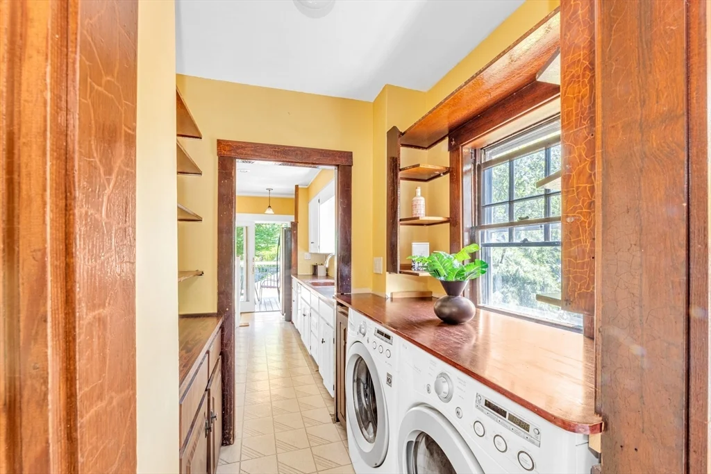 3 bed, 2 bath apartment for rent at 89 Dent St Unit 89, West Roxbury — photo 11 of 29