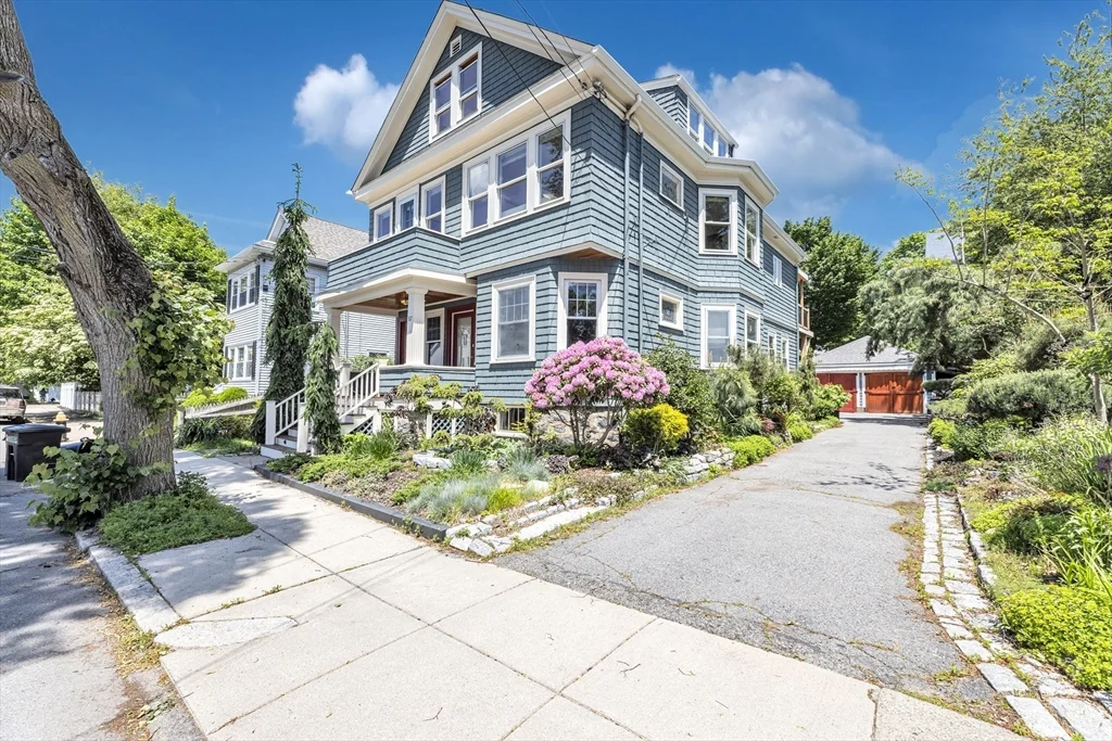 3 bed, 2 bath apartment for rent at 89 Dent St Unit 89, West Roxbury — photo 3 of 29