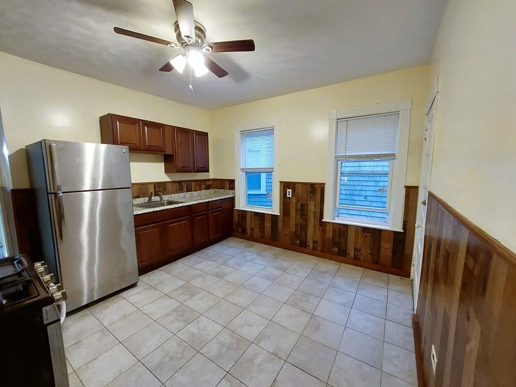 3 bed, 1 bath apartment for rent at 89 Draper St Unit 3, Dorchester — photo 1 of 7