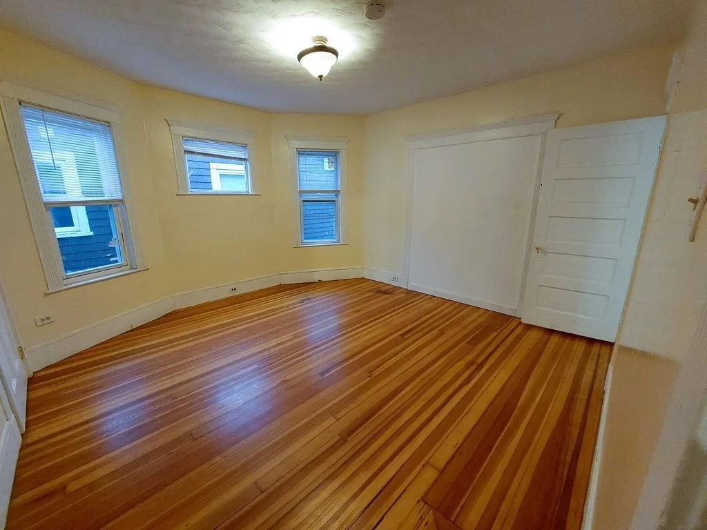 3 bed, 1 bath apartment for rent at 89 Draper St Unit 3, Dorchester — photo 2 of 7