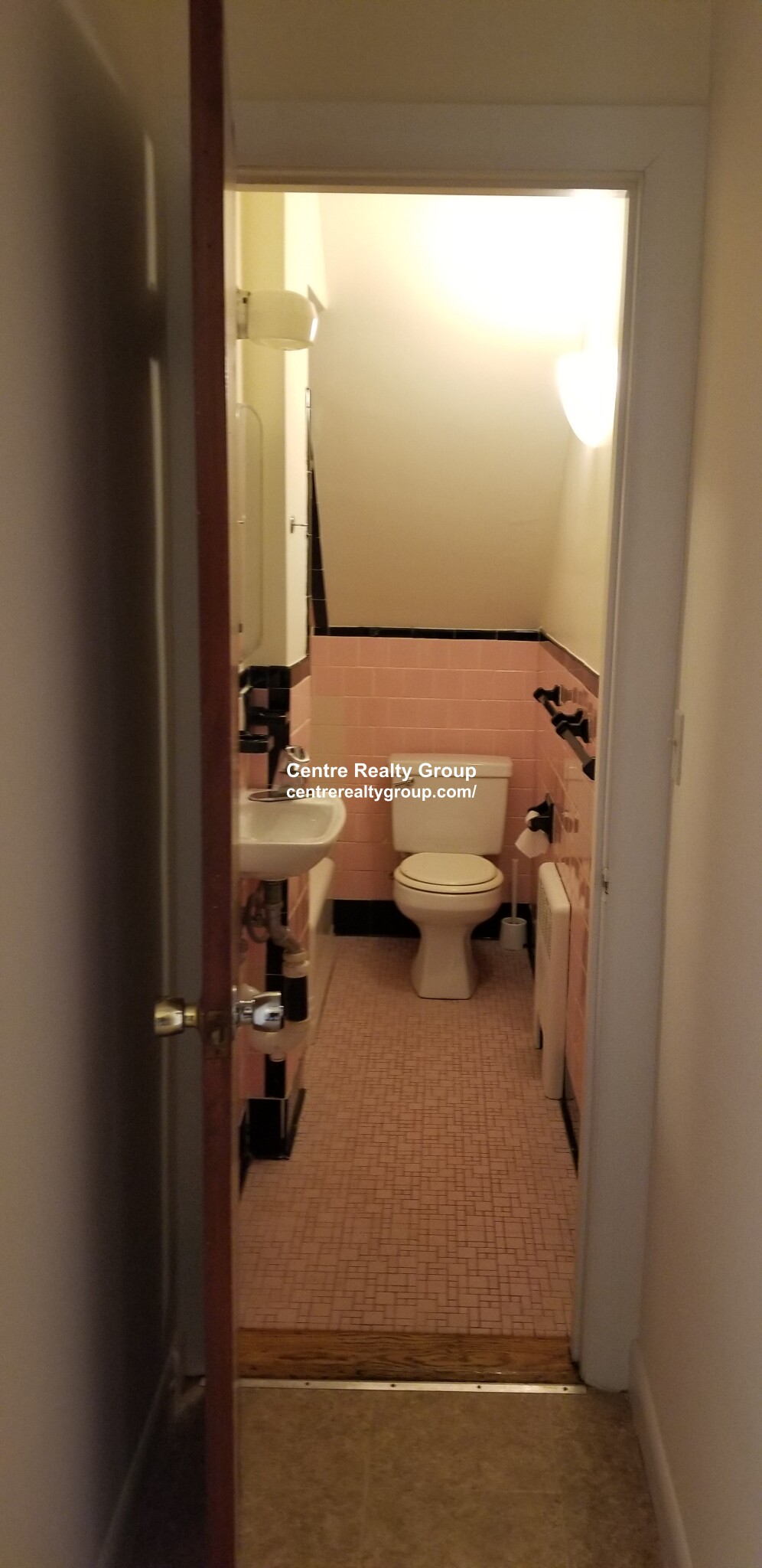 1 bed, 1 bath apartment for rent at 89 Englewood Ave Unit A, Brighton — photo 2 of 4