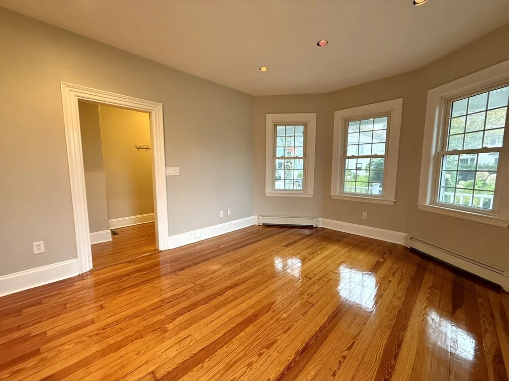 3 bed, 1 bath apartment for rent at 89 Grove St Unit 89, Belmont — photo 19 of 27