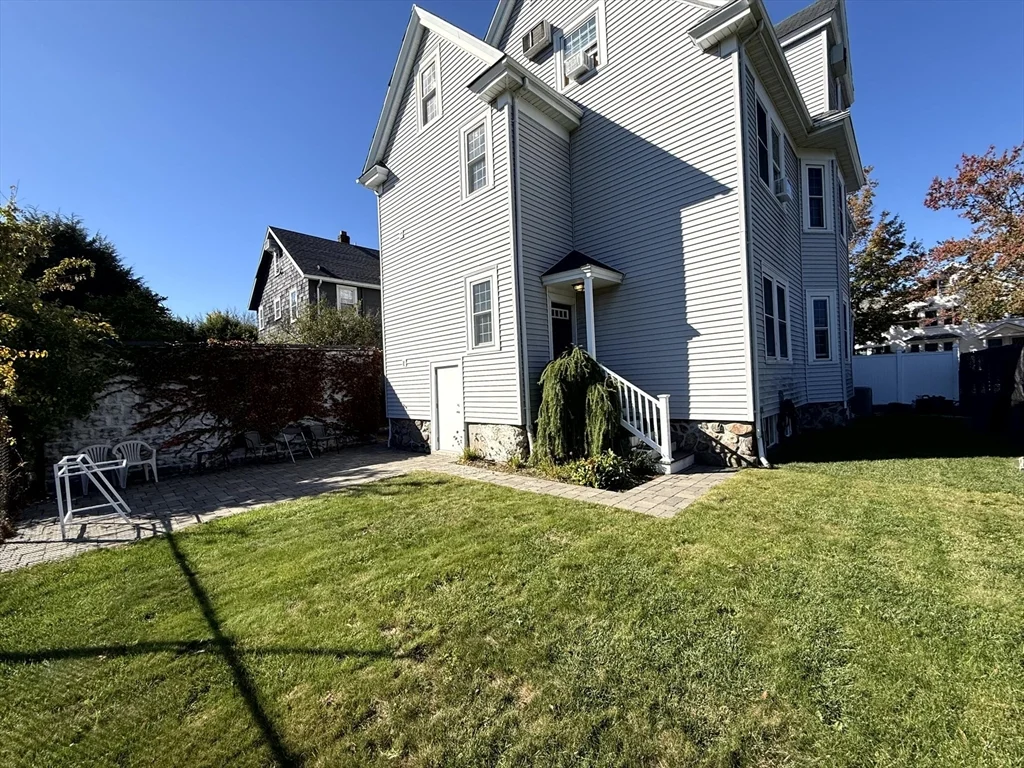 3 bed, 1 bath apartment for rent at 89 Grove St Unit 89, Belmont — photo 25 of 27