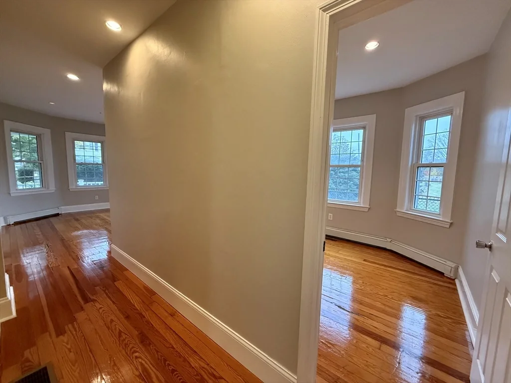 3 bed, 1 bath apartment for rent at 89 Grove St Unit 89, Belmont — photo 13 of 27
