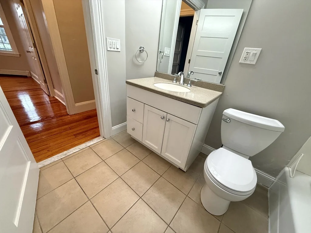 3 bed, 1 bath apartment for rent at 89 Grove St Unit 89, Belmont — photo 22 of 27
