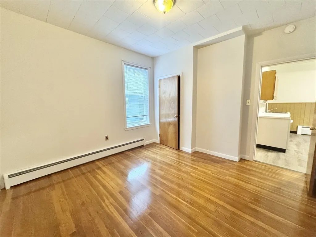 3 bed, 1 bath apartment for rent at 89 Hampshire St Unit B, Wellington-Harrington — photo 12 of 16