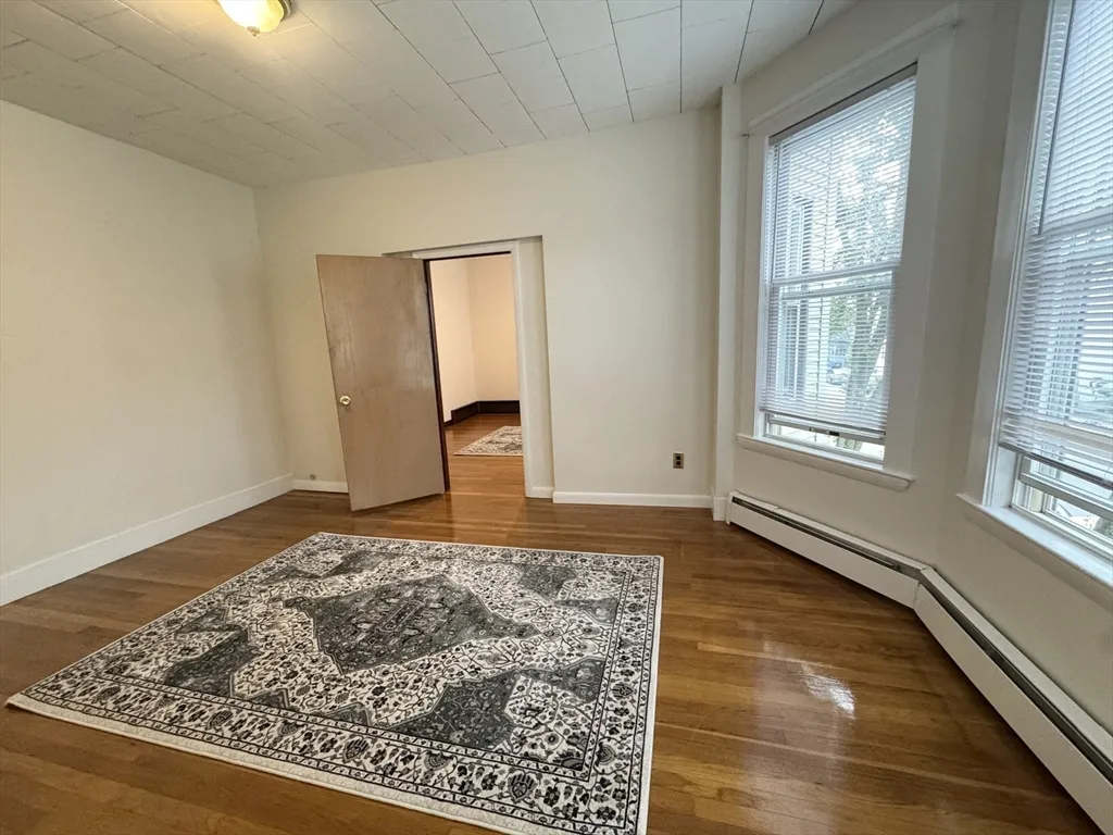 3 bed, 1 bath apartment for rent at 89 Hampshire St Unit B, Wellington-Harrington — photo 5 of 16
