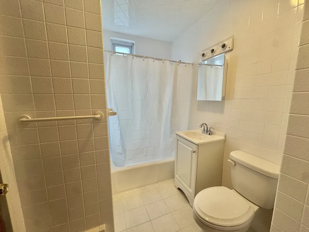 3 bed, 1 bath apartment for rent at 89 Hampshire St Unit B, Wellington-Harrington — photo 14 of 16