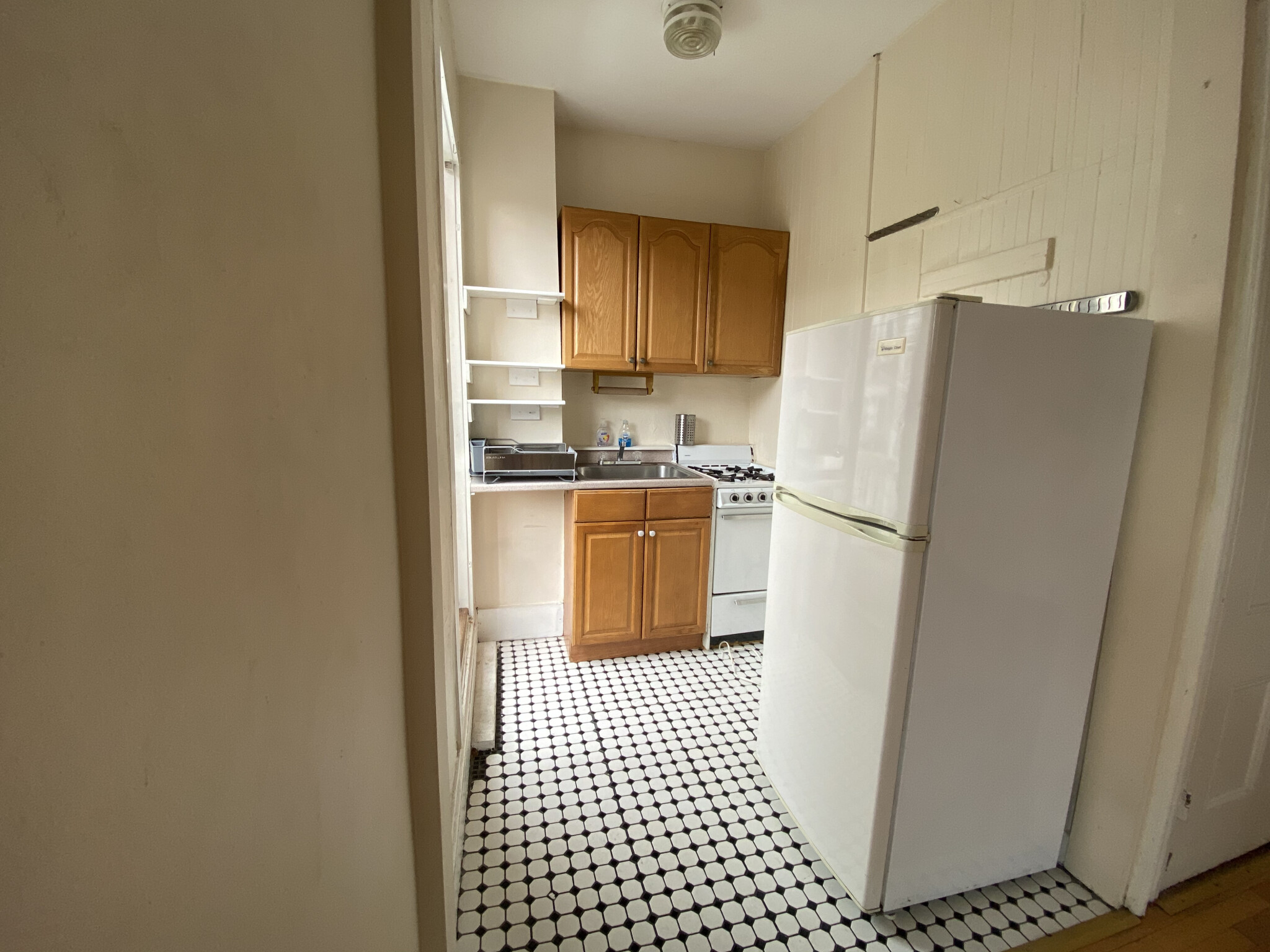 Studio bed, 1 bath apartment for rent at 89 Hancock St Unit 10, Mid-Cambridge — photo 4 of 8