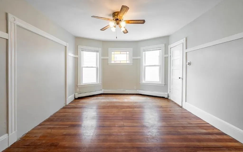 3 bed, 1.5 bath apartment for rent at 89 Kinnaird St Unit 2, Riverside — photo 5 of 12