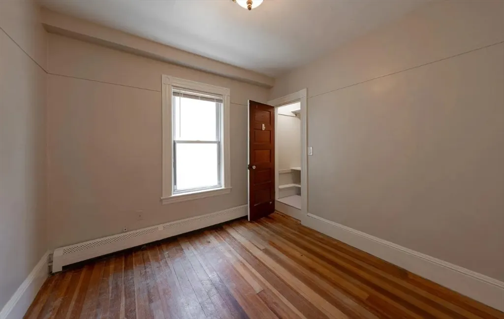 3 bed, 1.5 bath apartment for rent at 89 Kinnaird St Unit 2, Riverside — photo 11 of 12