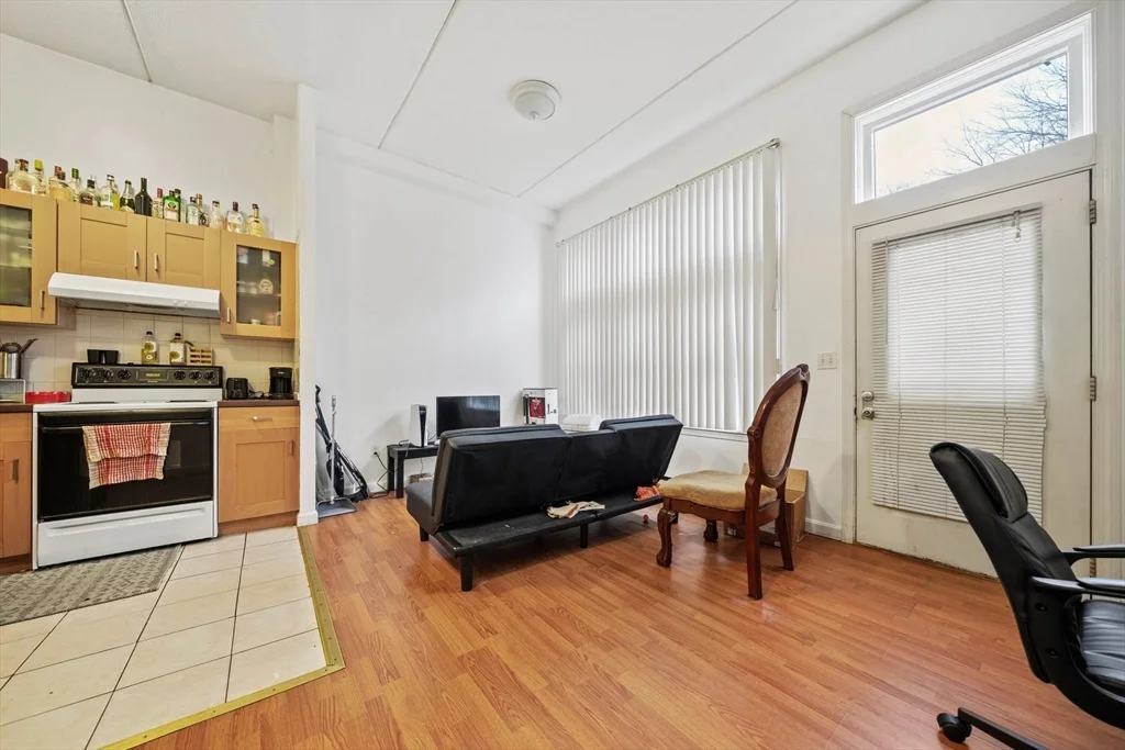 4 bed, 1 bath apartment for rent at 89 Lawn St Unit 89, Mission Hill — photo 4 of 13