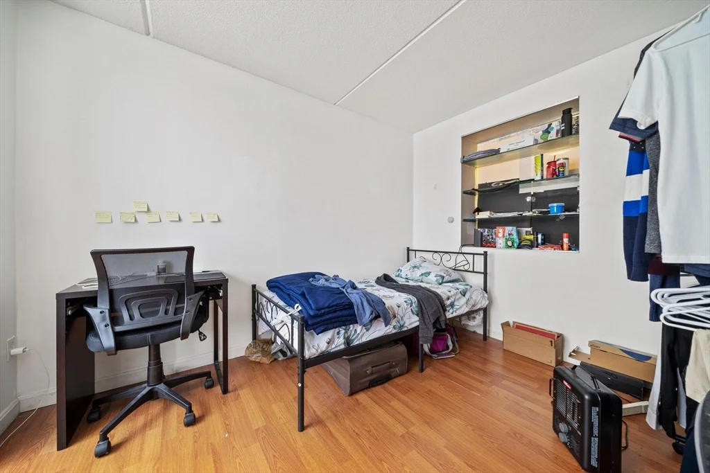 4 bed, 1 bath apartment for rent at 89 Lawn St Unit 89, Mission Hill — photo 6 of 13