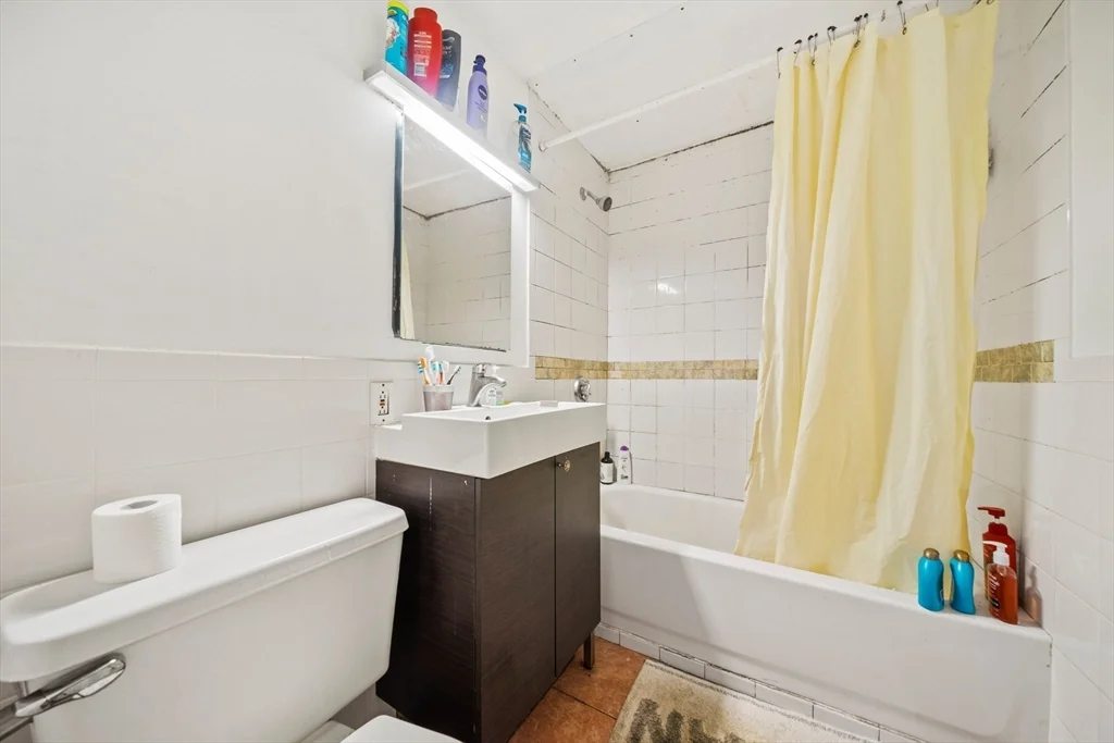 4 bed, 1 bath apartment for rent at 89 Lawn St Unit 89, Mission Hill — photo 8 of 13