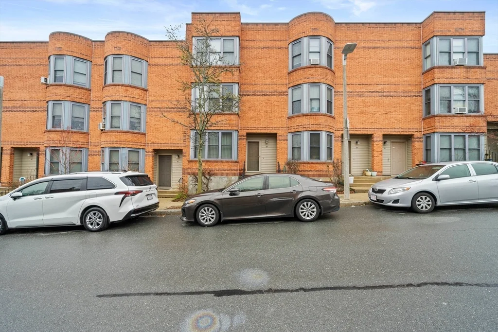 4 bed, 1 bath apartment for rent at 89 Lawn St Unit 89, Mission Hill — photo 13 of 13