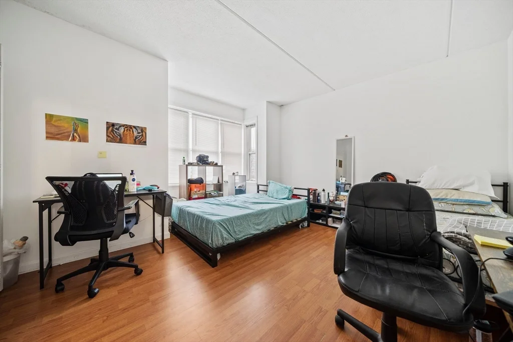 4 bed, 1 bath apartment for rent at 89 Lawn St Unit 89, Mission Hill — photo 9 of 13