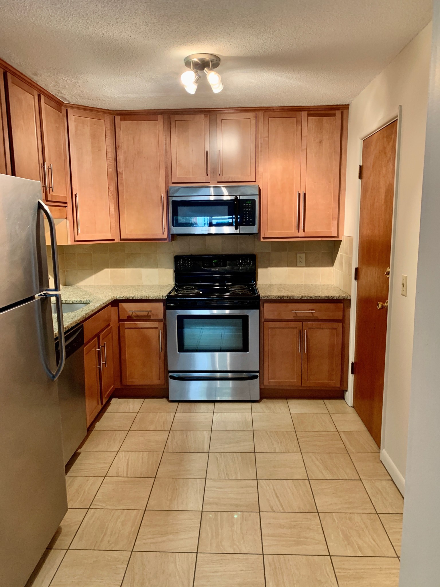 2 bed, 1 bath apartment for rent at 89 Lexington St Unit 35, Auburndale — photo 2 of 12