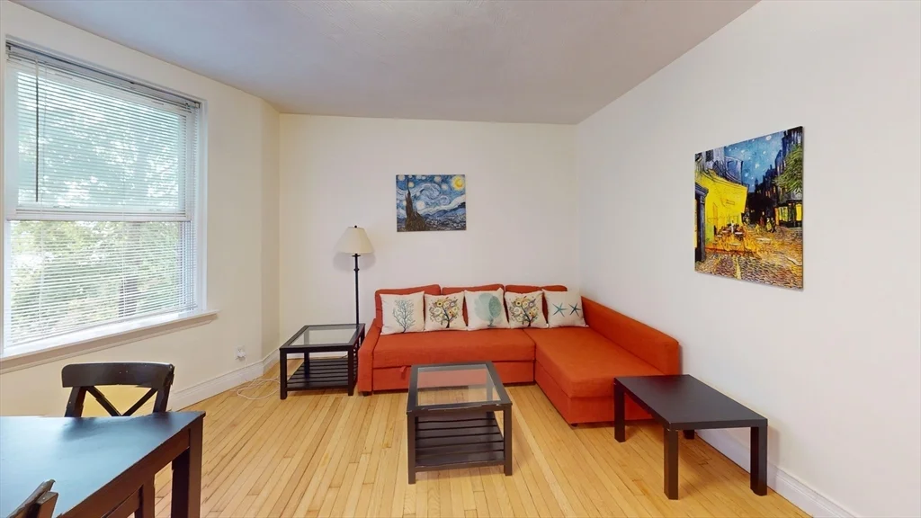 3 bed, 2 bath apartment for rent at 89 Mason Terr Unit A, Coolidge Corner — photo 3 of 11