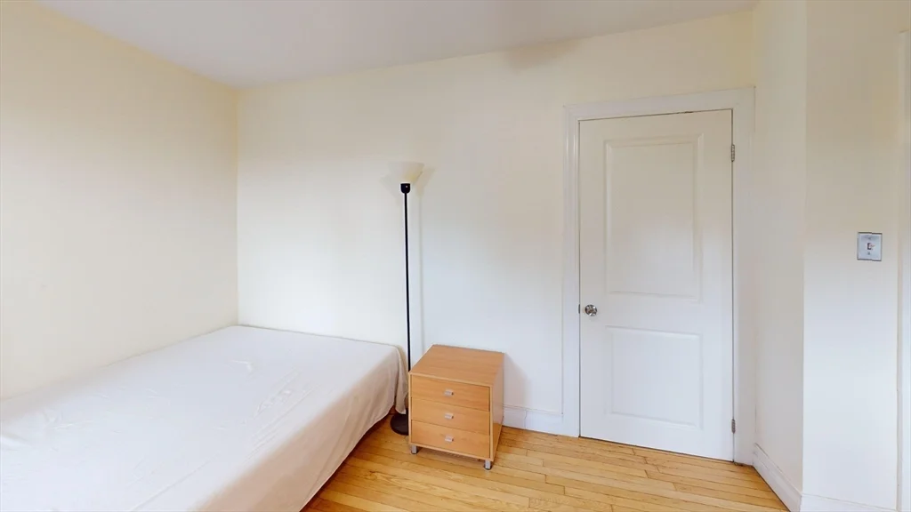 3 bed, 2 bath apartment for rent at 89 Mason Terr Unit A, Coolidge Corner — photo 6 of 11