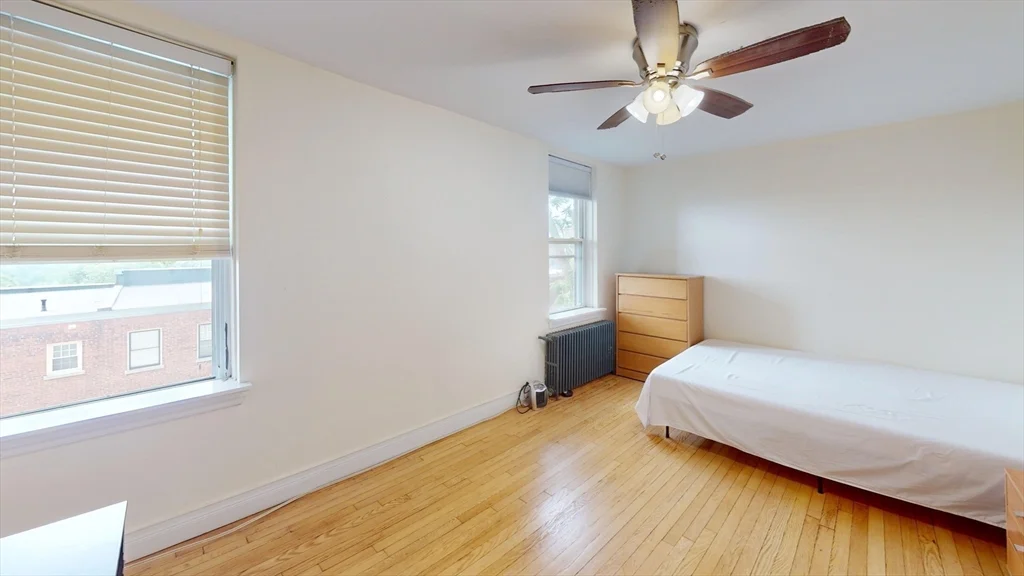 3 bed, 2 bath apartment for rent at 89 Mason Terr Unit A, Coolidge Corner — photo 4 of 11