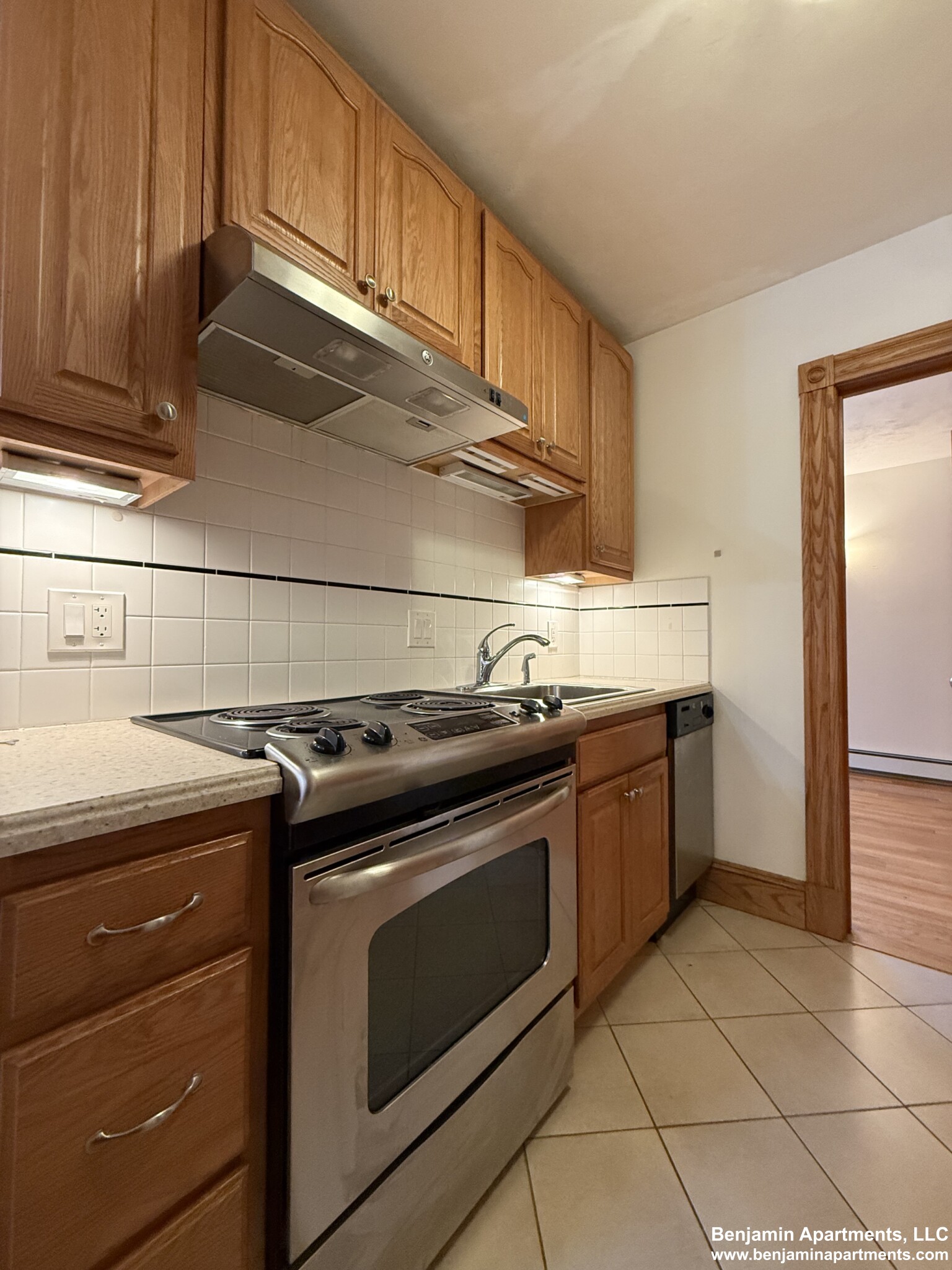 2 bed, 1 bath apartment for rent at 89 Myrtle St Unit 1F, Beacon Hill — photo 3 of 28