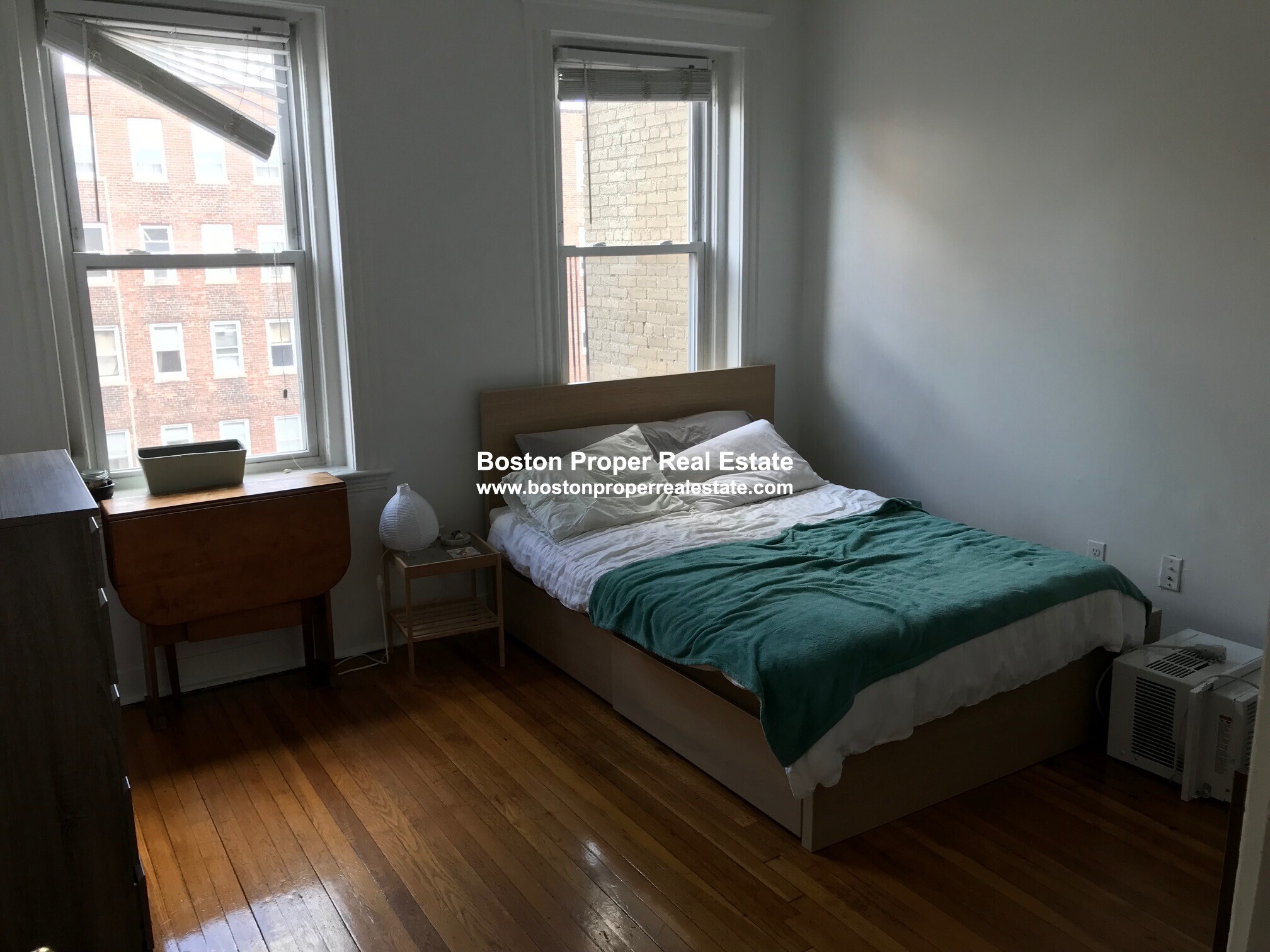3 bed, 1 bath apartment for rent at 89 Park Dr Unit 5, Fenway — photo 4 of 9