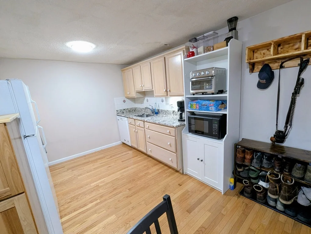 1 bed, 1 bath apartment for rent at 89 Pleasant St Unit C1, Medfield — photo 4 of 17