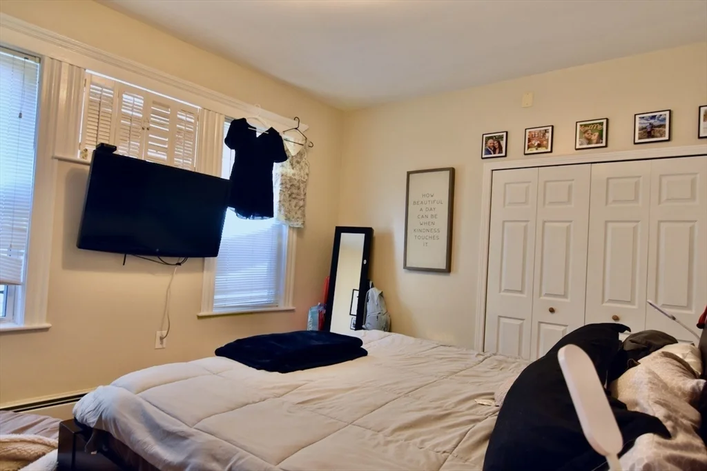 3 bed, 1 bath apartment for rent at 89 Savin Hill Unit 3, Dorchester — photo 15 of 21