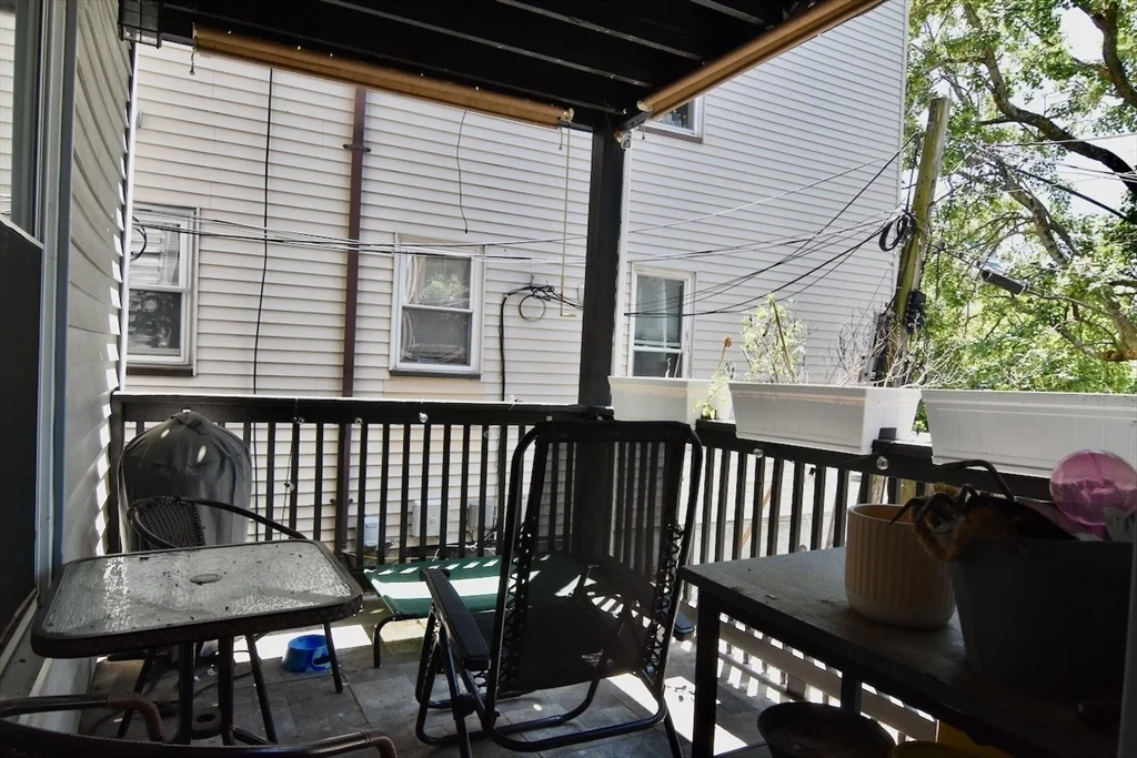 3 bed, 1 bath apartment for rent at 89 Savin Hill Unit 3, Dorchester — photo 11 of 21