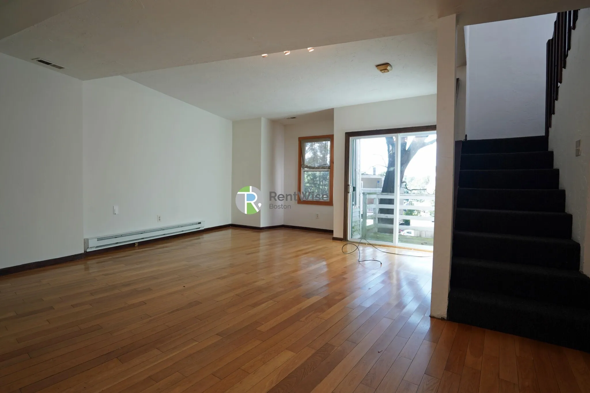 3 bed, 1 bath apartment for rent at 89 Sheridan St Unit 1, Jamaica Plain — photo 4 of 19