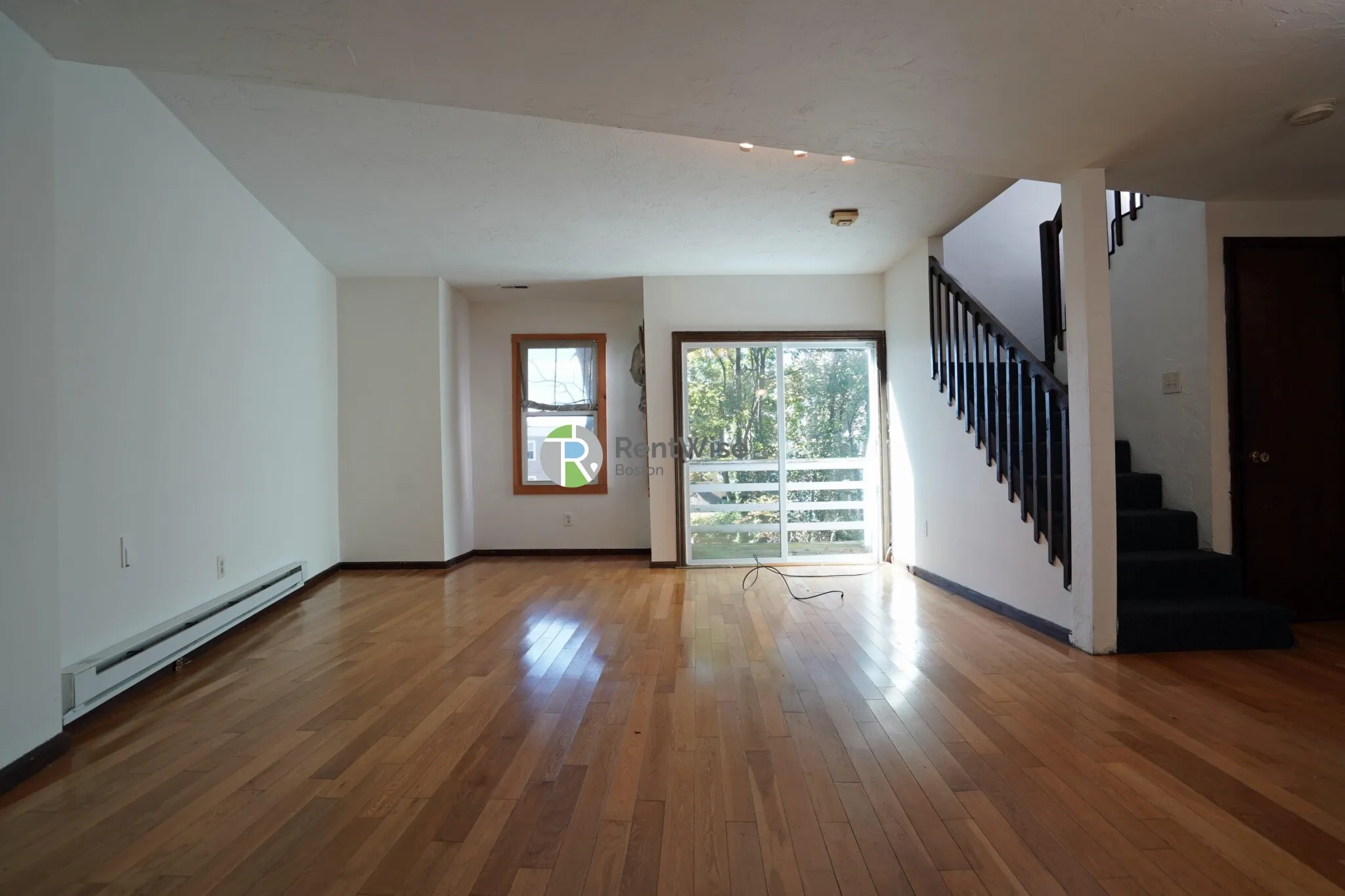 3 bed, 1 bath apartment for rent at 89 Sheridan St Unit 1, Jamaica Plain — photo 3 of 19