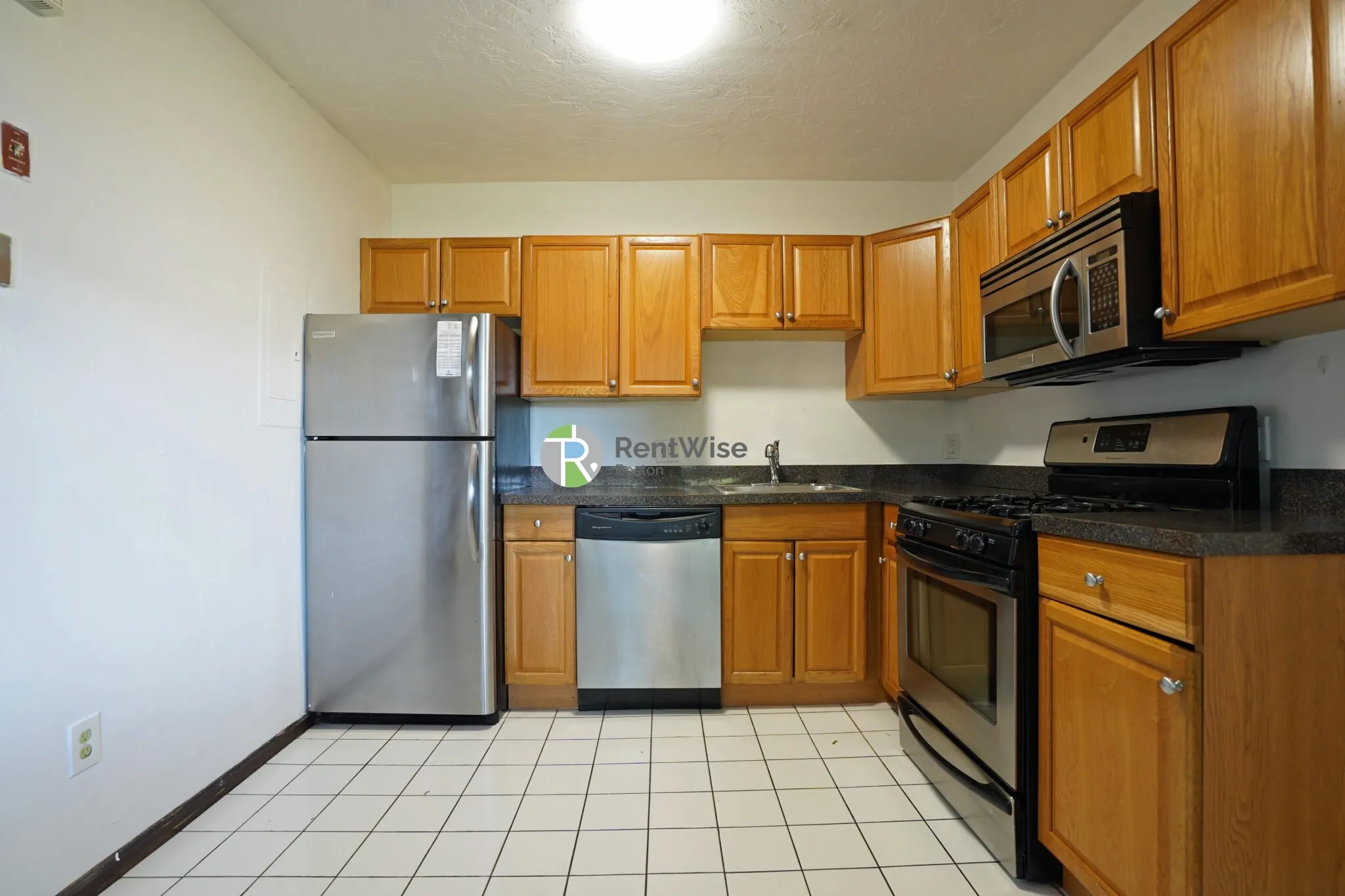 3 bed, 1 bath apartment for rent at 89 Sheridan St Unit 1, Jamaica Plain — photo 7 of 19