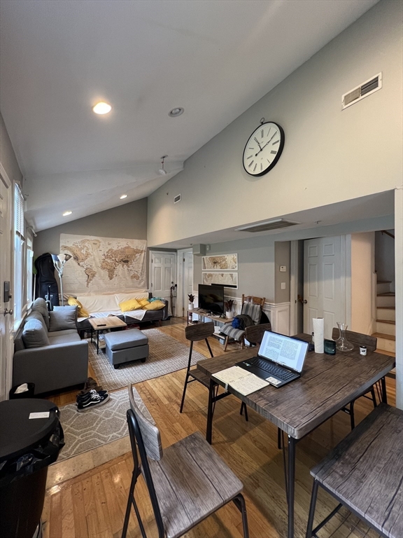 3 bed, 1 bath apartment for rent at 89 Spring St Unit 3, Kendall Square — photo 3 of 10