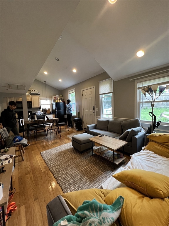 3 bed, 1 bath apartment for rent at 89 Spring St Unit 3, Kendall Square